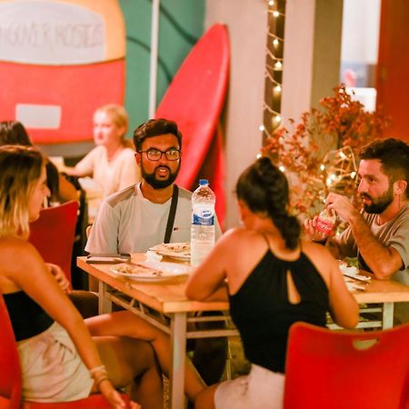 Hangover Hostels Mirissa Exterior foto
