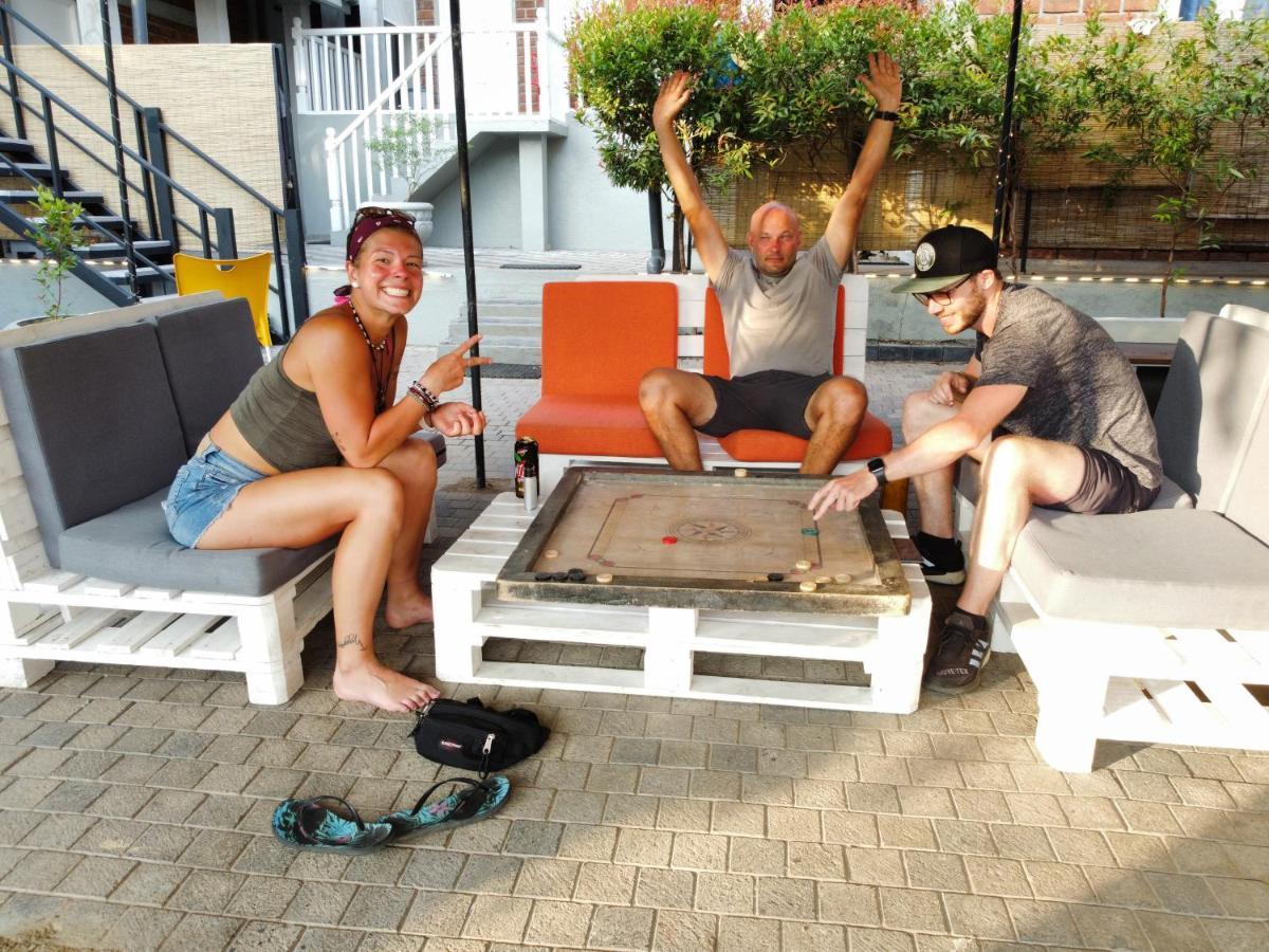 Hangover Hostels Mirissa Exterior foto