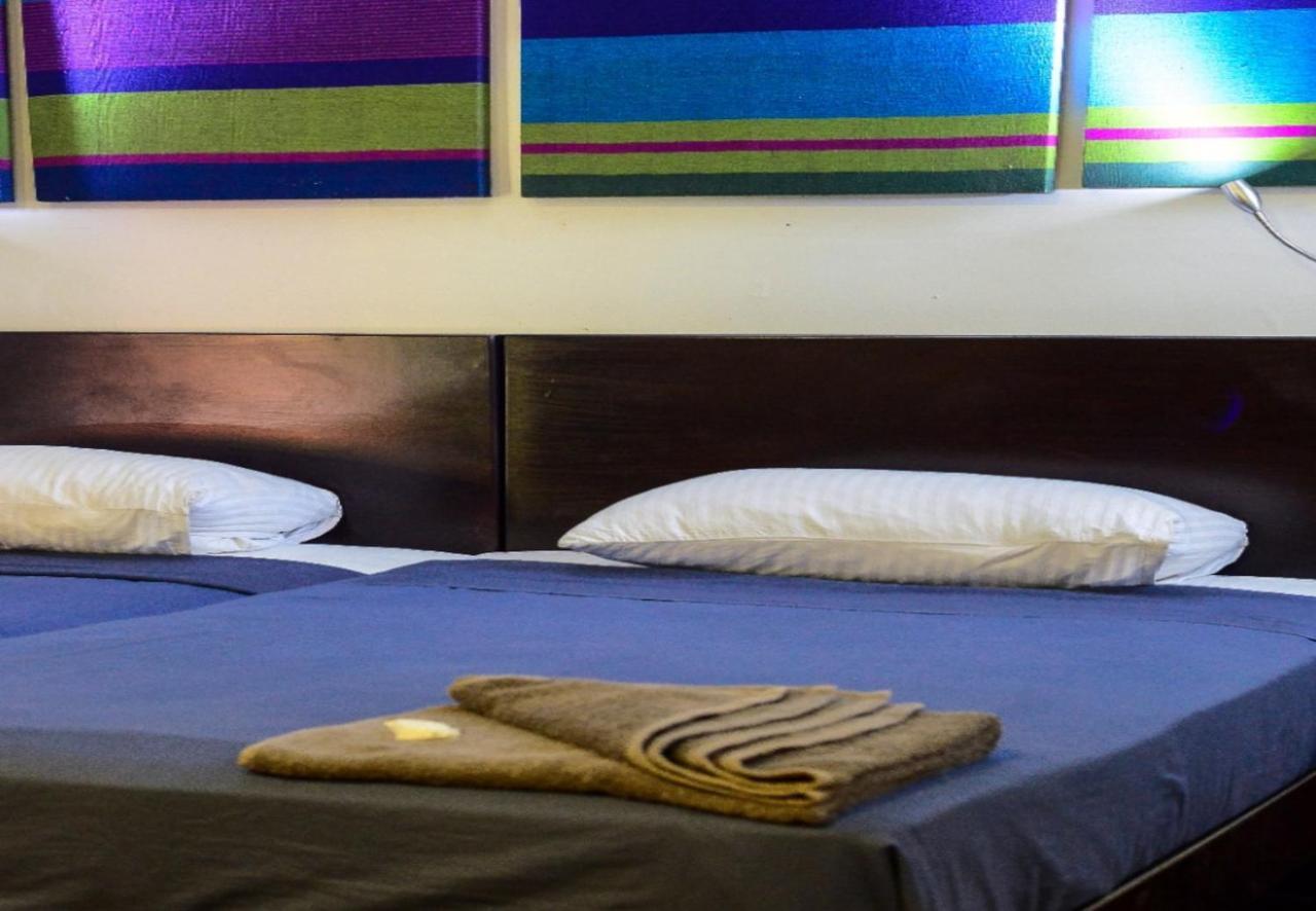 Hangover Hostels Mirissa Exterior foto