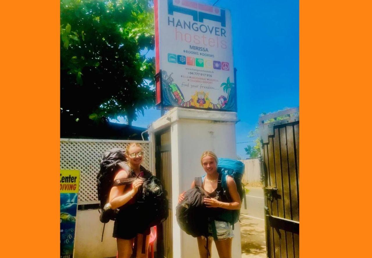Hangover Hostels Mirissa Exterior foto