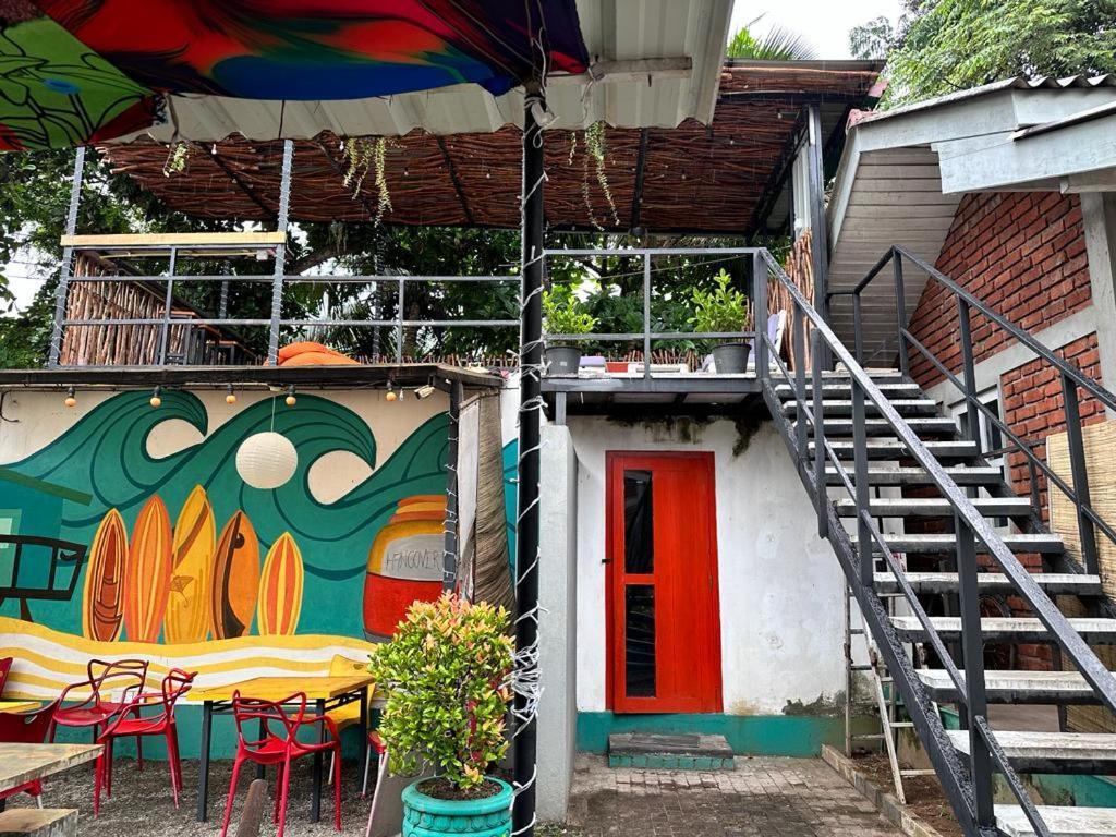 Hangover Hostels Mirissa Exterior foto