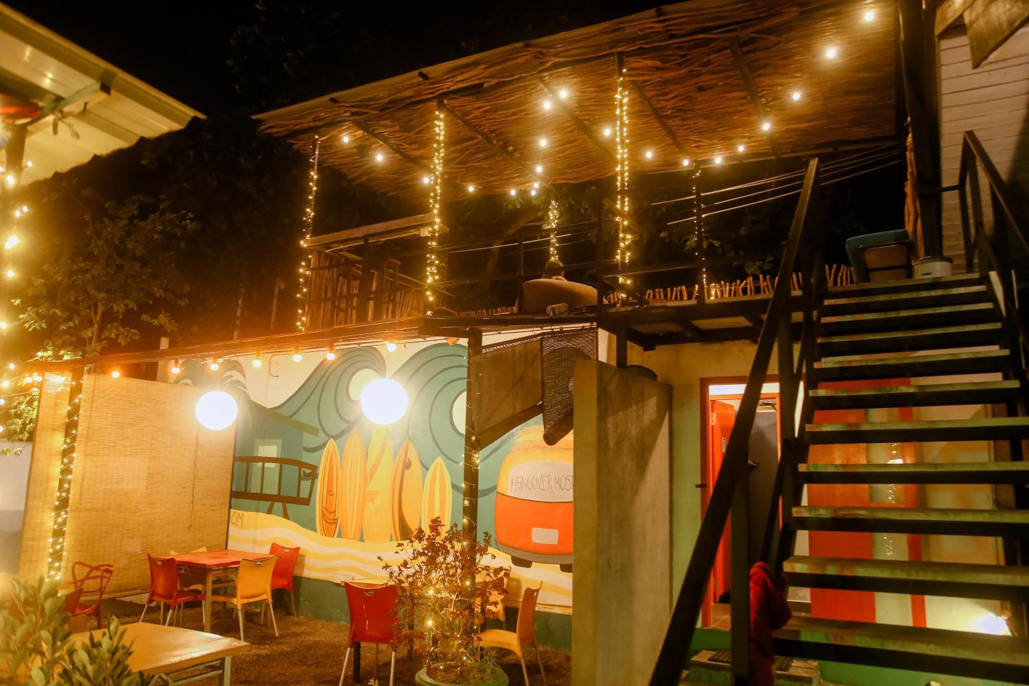 Hangover Hostels Mirissa Exterior foto