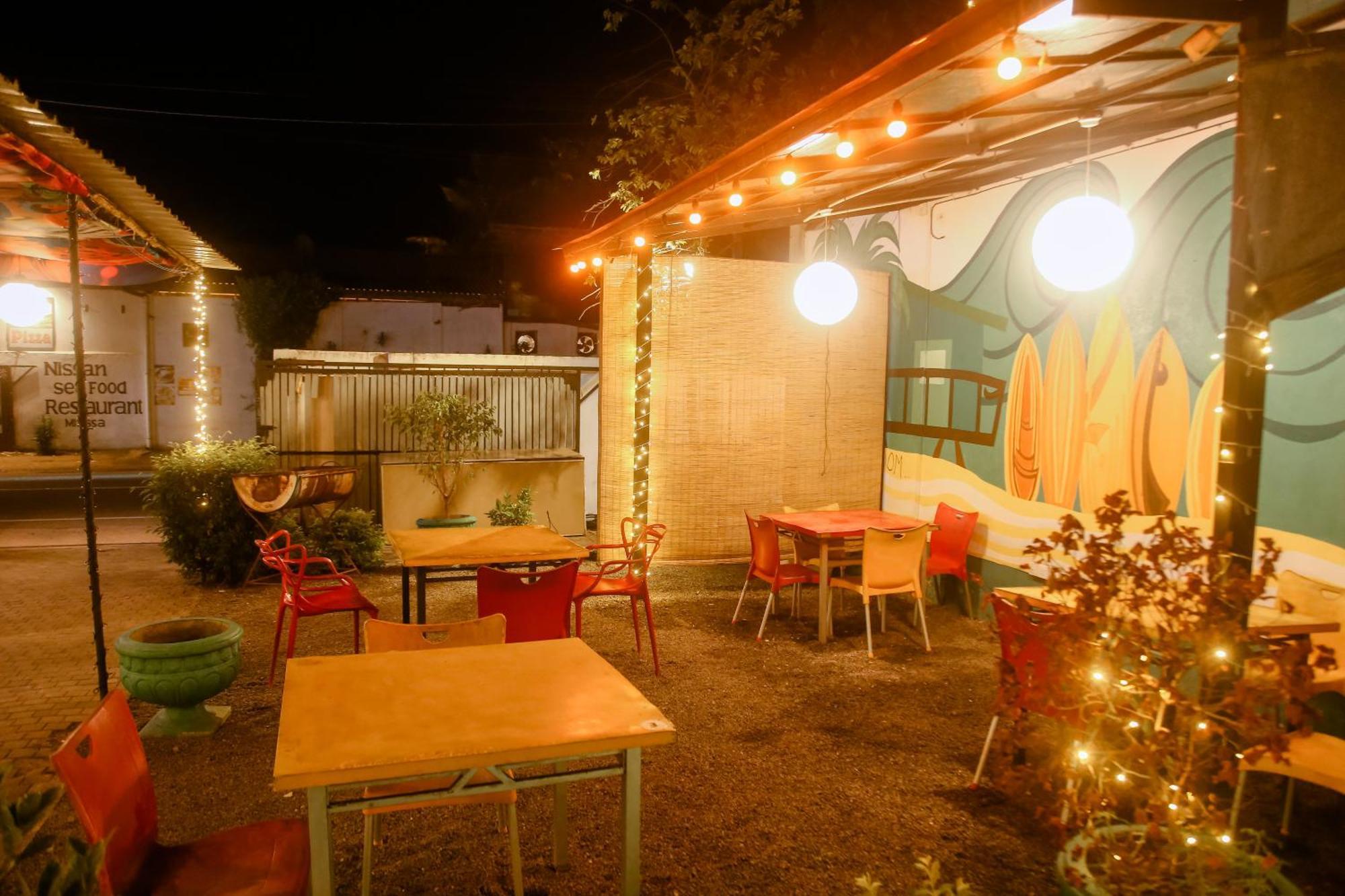 Hangover Hostels Mirissa Exterior foto