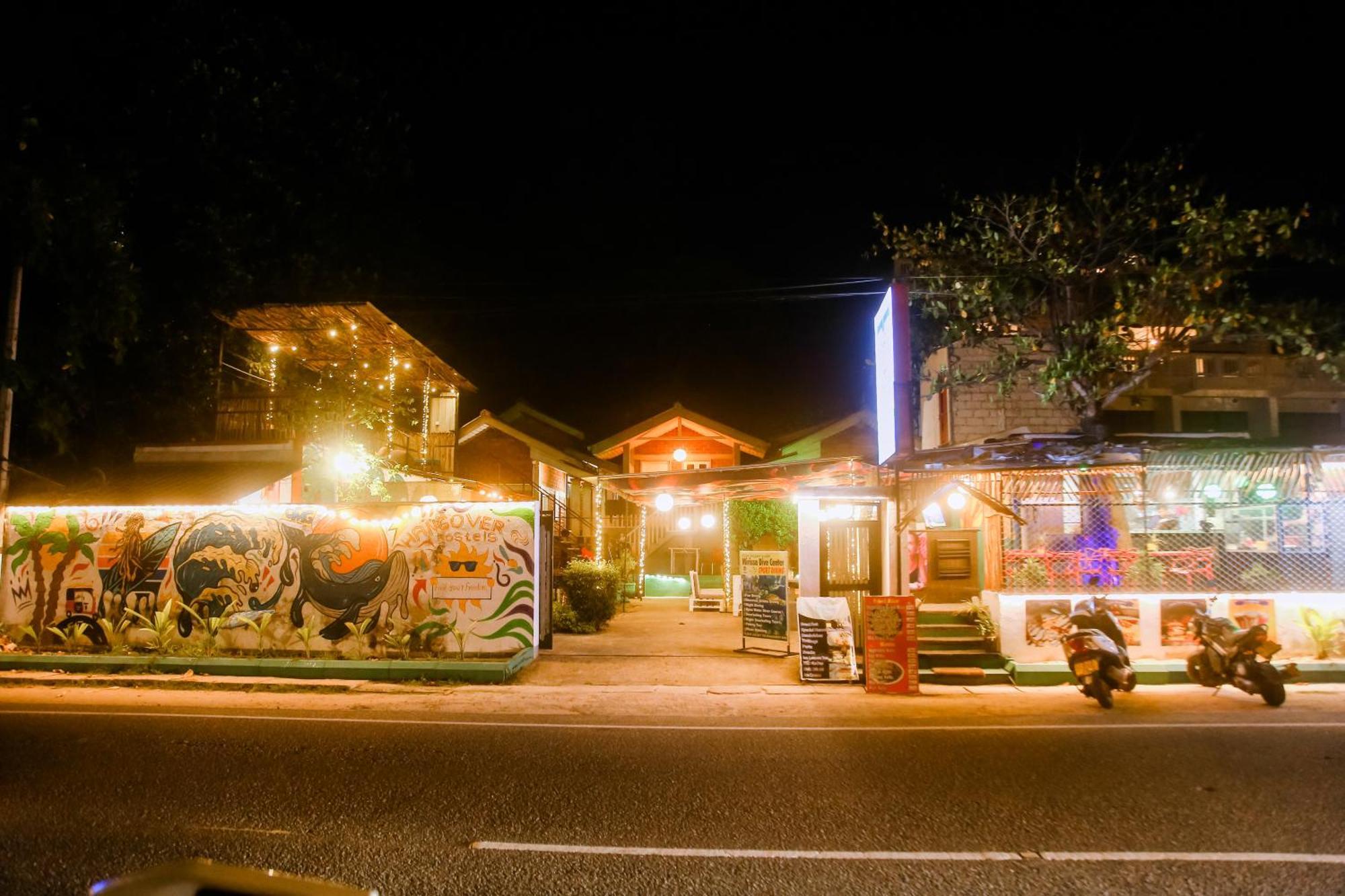 Hangover Hostels Mirissa Exterior foto