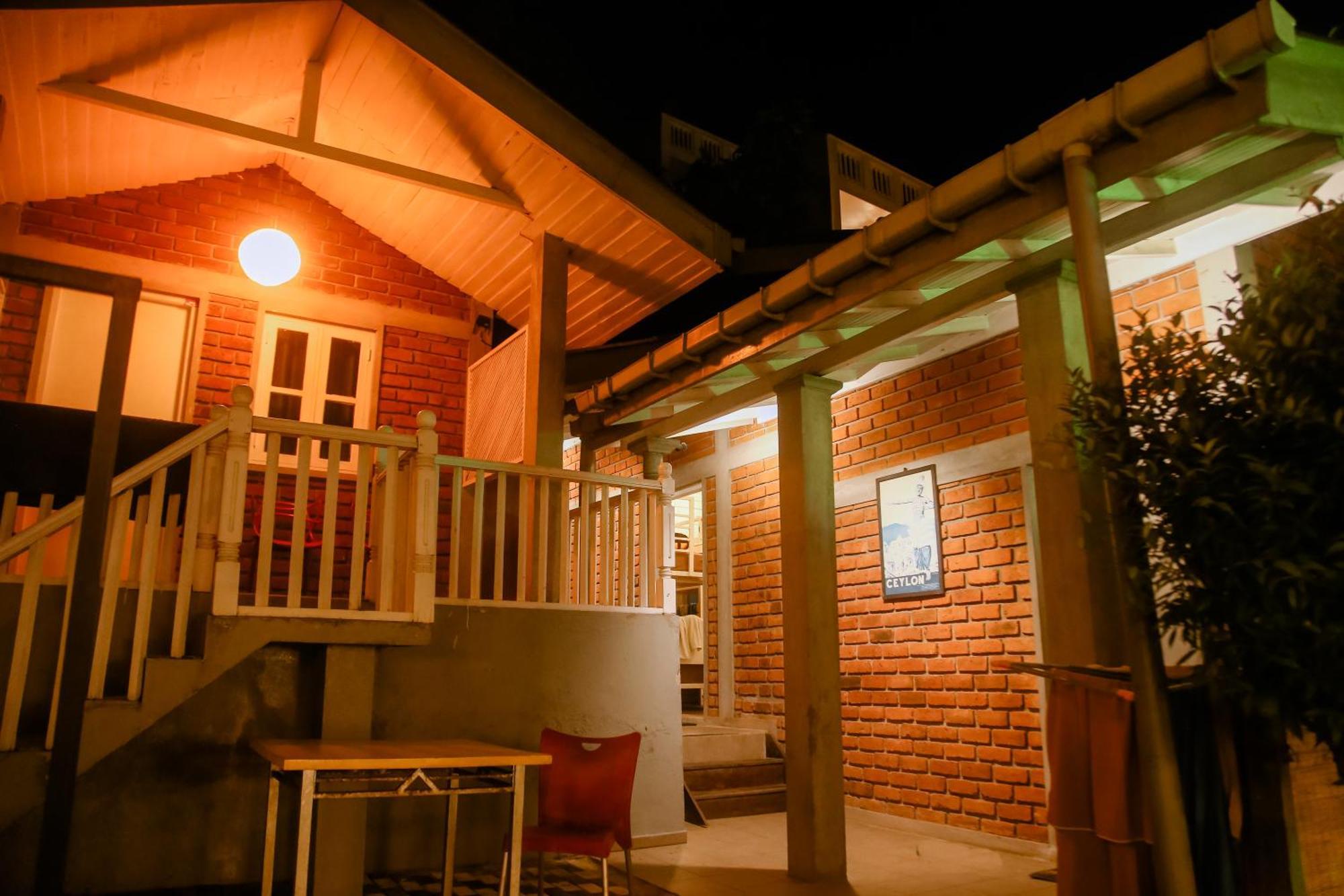 Hangover Hostels Mirissa Exterior foto