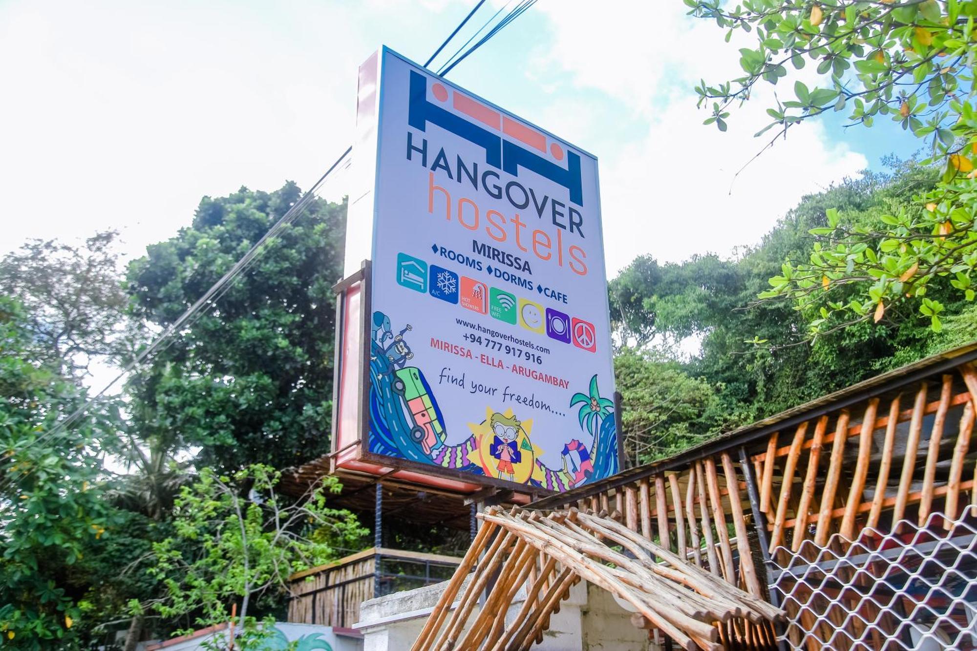 Hangover Hostels Mirissa Exterior foto