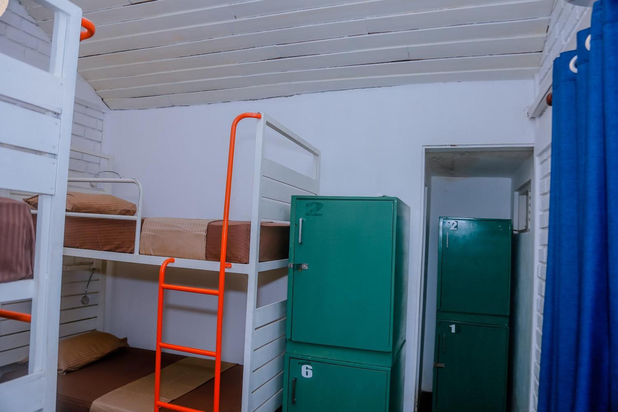 Hangover Hostels Mirissa Exterior foto